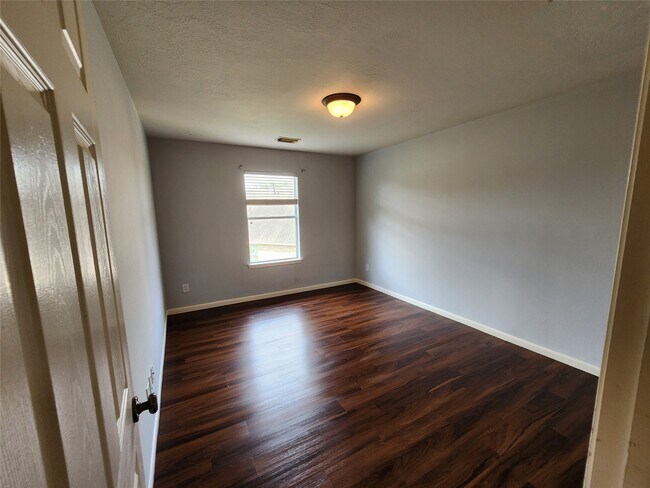 Building Photo - 16935 Jelly Park Stone Dr