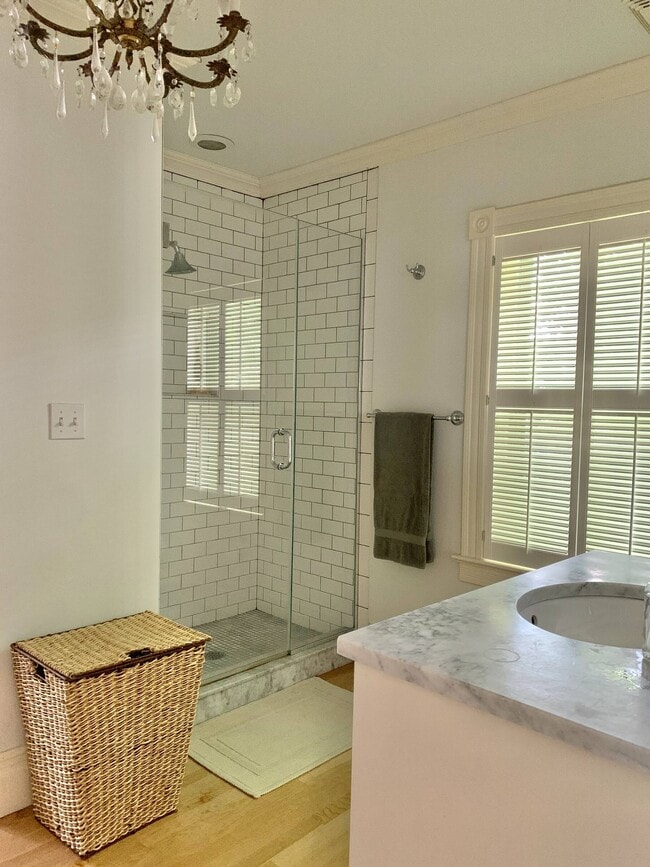 Building Photo - 81 Hampton St