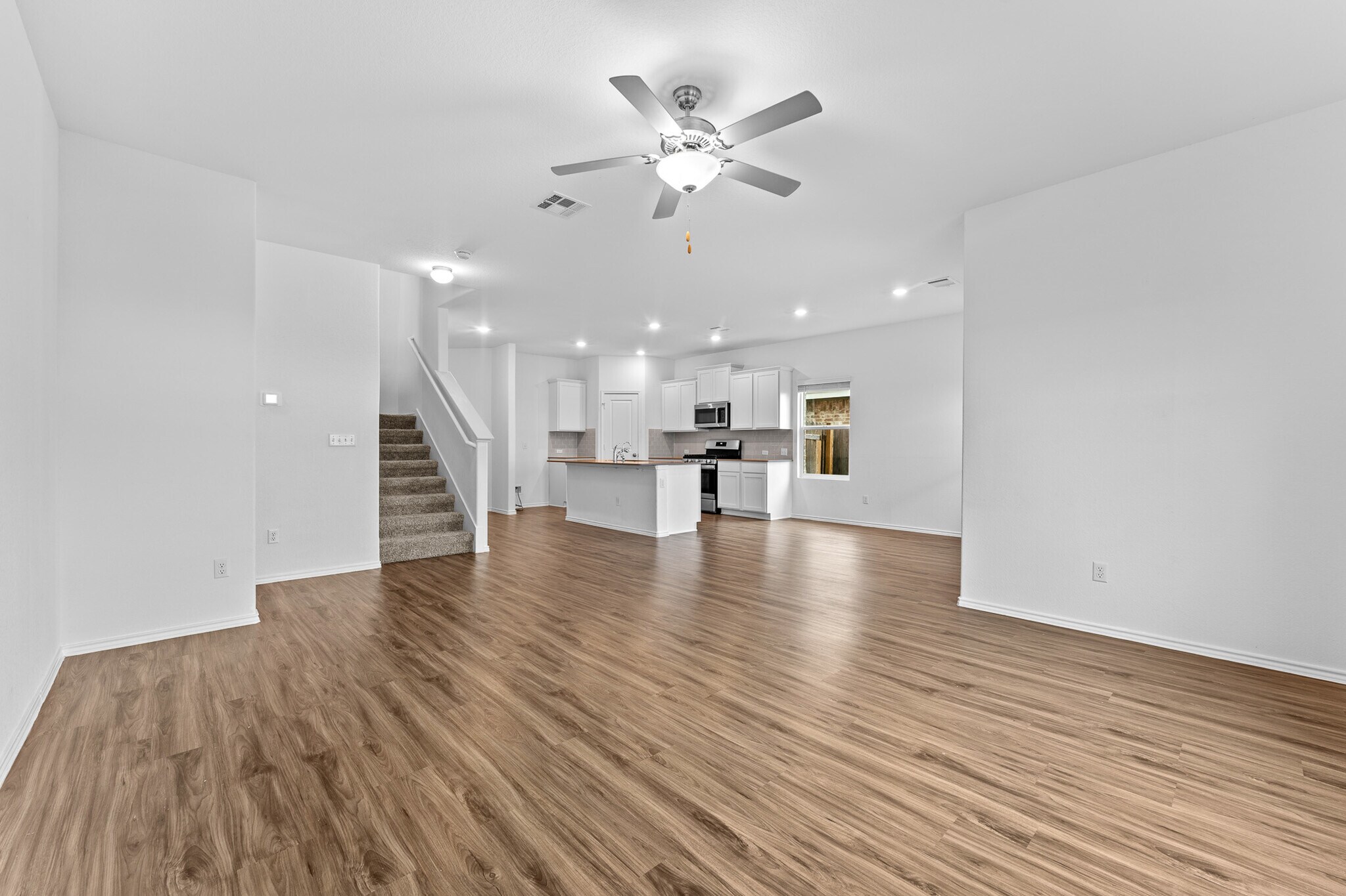 Building Photo - 129 Escondido Cir