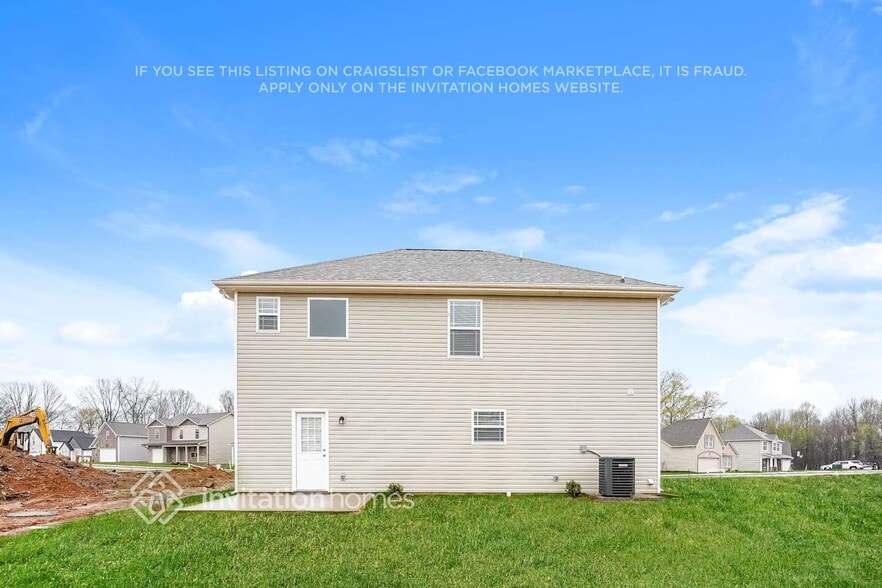 Building Photo - 388 Green Hills Dr