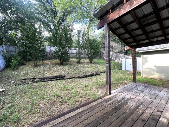 Building Photo - Recently Renovated 3/2 Home in South Austin with Bonus Room + Additional Storage