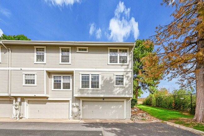 Building Photo - $2,150.00 - 2 Bedrooms, 2 Bathrooms, Townh...