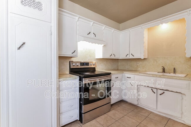 Building Photo - 3906 S Hudson Ave