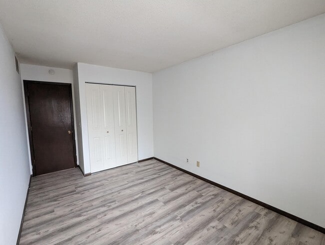 Building Photo - 362 W Eagle Lake Dr