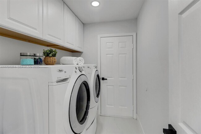 Building Photo - 172 Plantation Cir