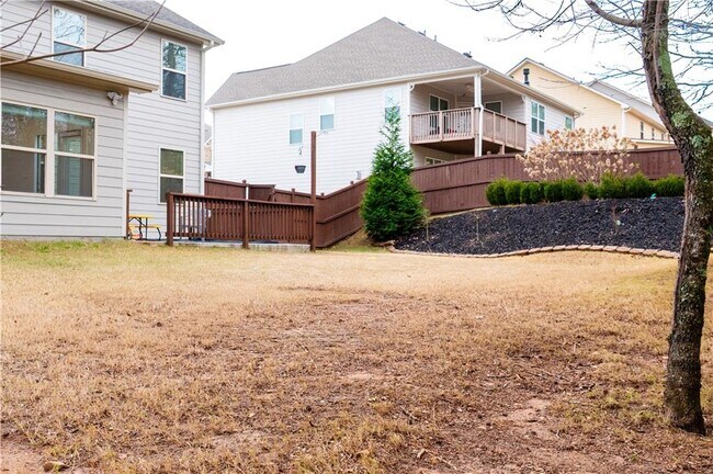 Building Photo - 4865 Alexandria Ave