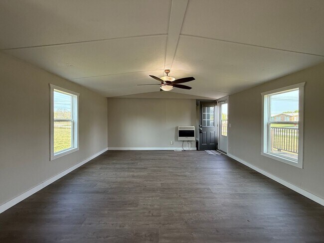 Building Photo - 3 Bedroom 2 Bathroom Mobile Home Located in Mosheim, TN