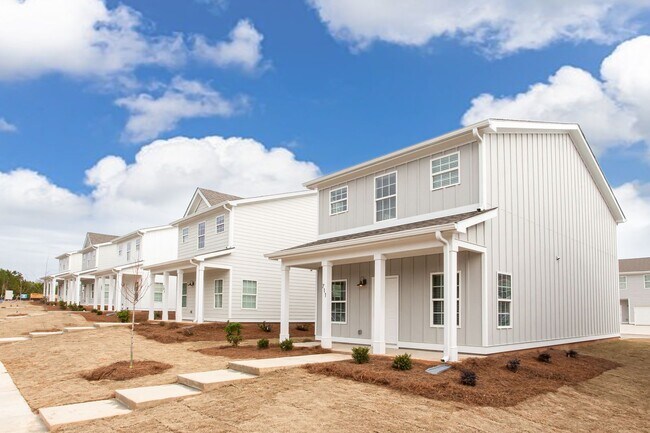 Building Photo - 715 W Vincent Dr