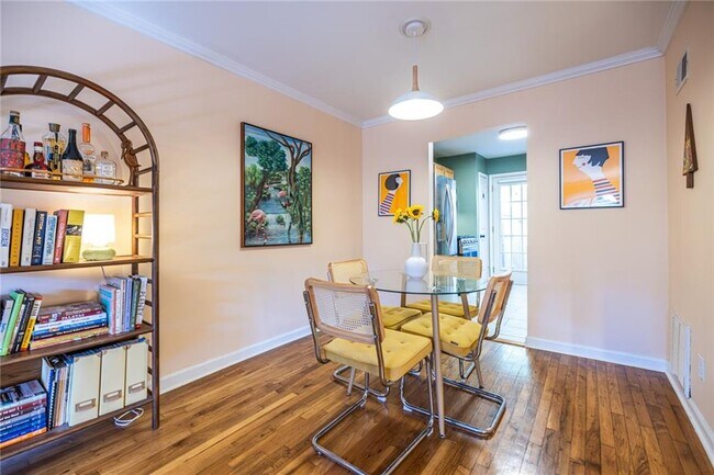 Building Photo - 520 Park Ave SE