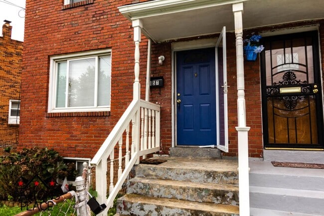 Primary Photo - Spacious Single Family home with Huge Back...