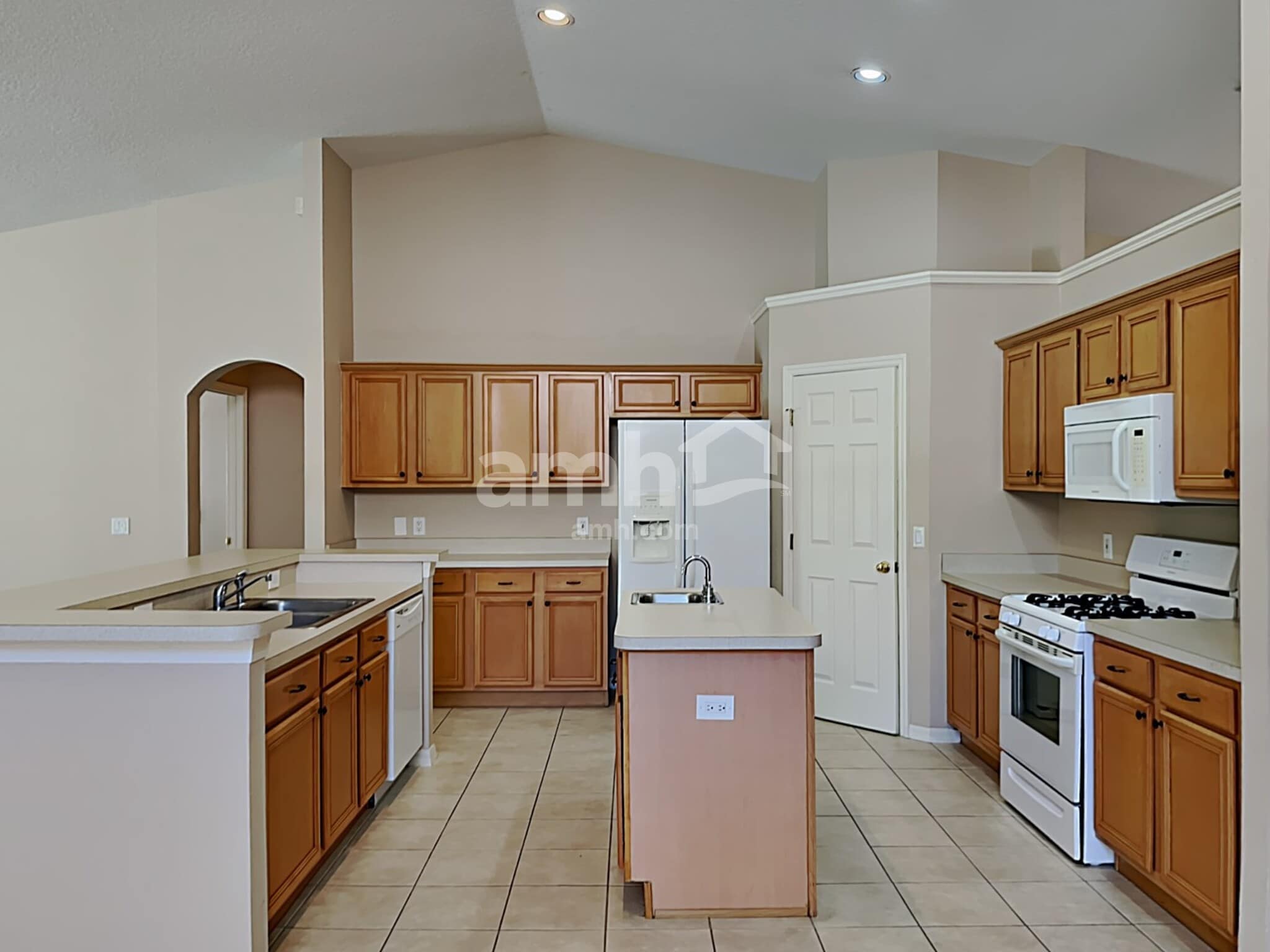 Building Photo - 7114 Colonial Lake Dr