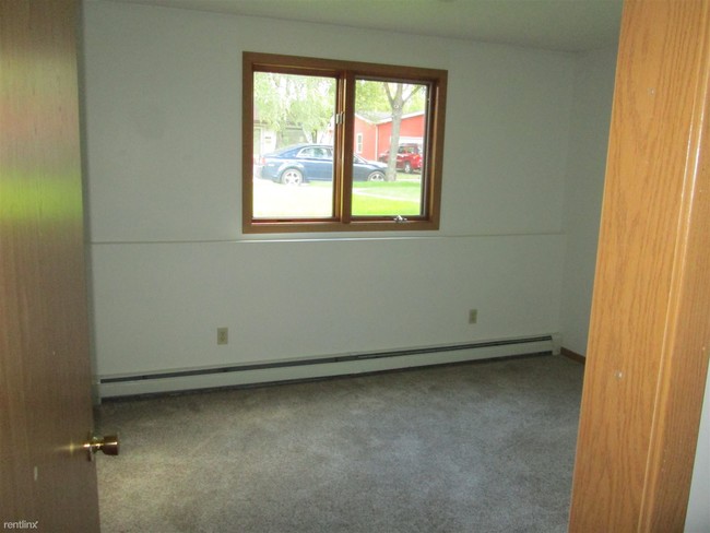 Building Photo - 2 br, 1 bath Apartment - 525 Oxford St
