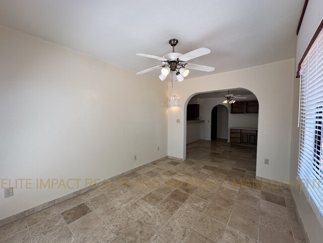 Building Photo - 491 S Corte Del Cantante