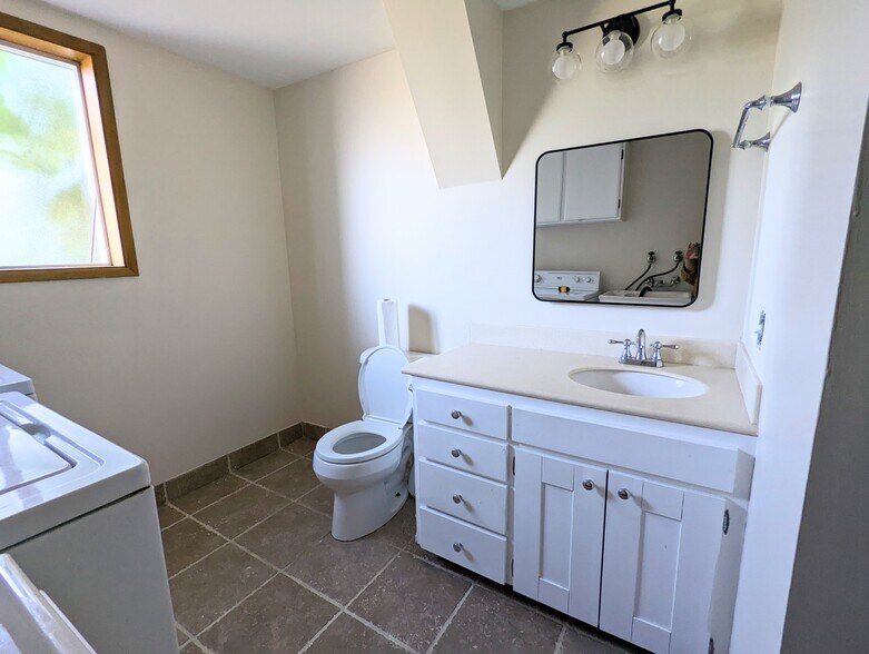 Building Photo - 12645 NE Fremont St