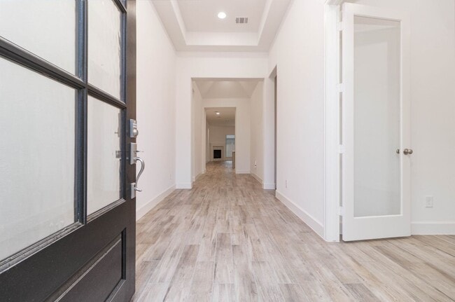 Building Photo - 27126 Spearbract Hollow Trl