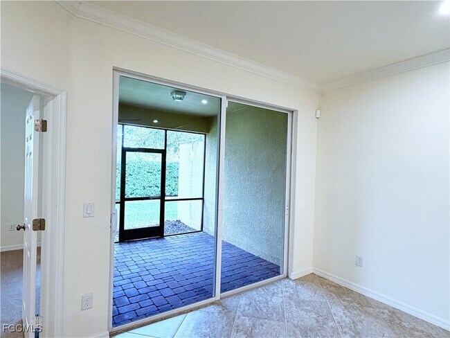 Building Photo - 1980 Wellington St