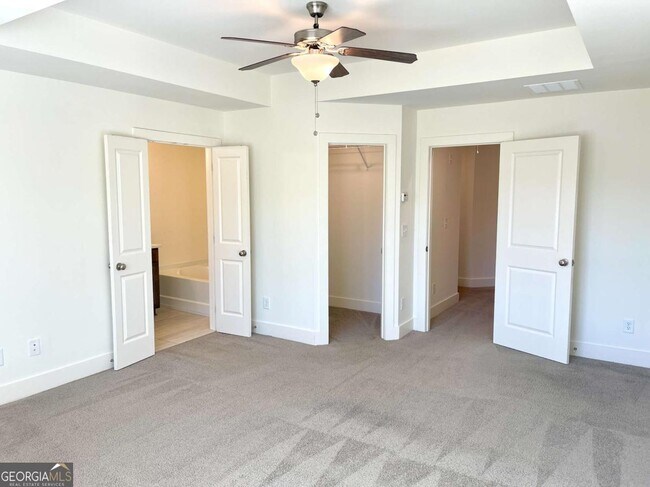 Building Photo - 5859 Greystone Dr