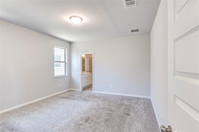 Building Photo - 2533 Pecan Island Dr