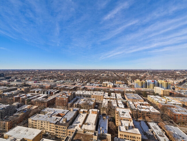 Building Photo - 5445 N Sheridan Rd