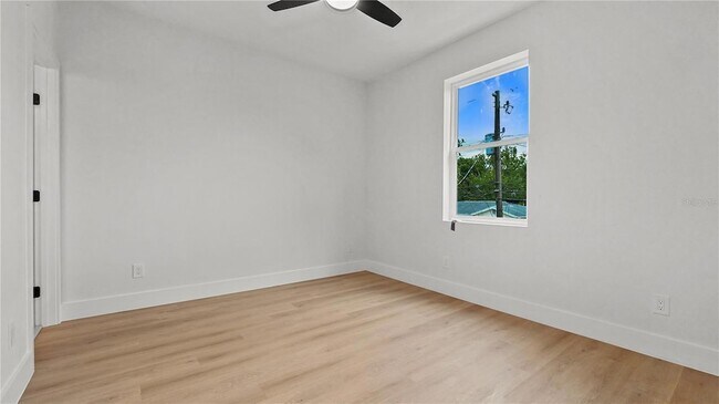 Building Photo - 2730 37th Ave N