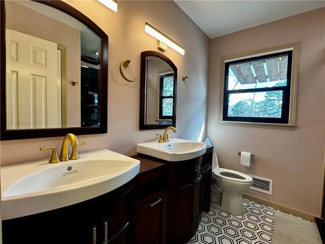 Building Photo - 1709 Rangewood Dr SW