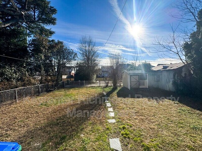 Building Photo - 2806 Hawthorne Ave