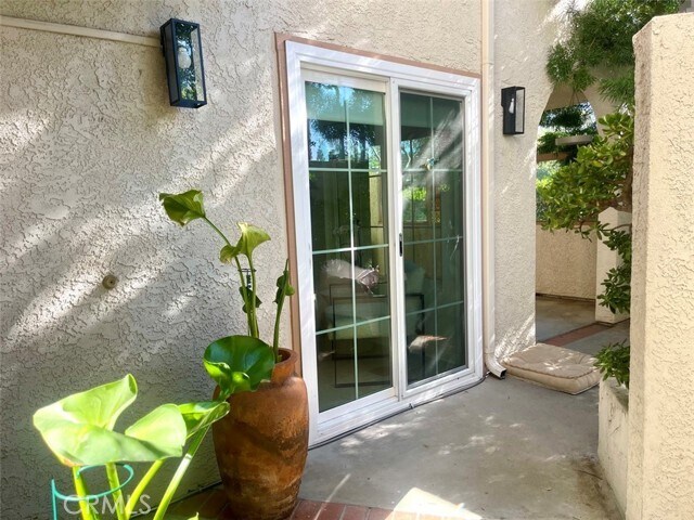 Building Photo - 26592 Las Palmas