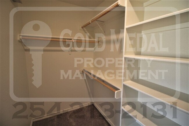 Building Photo - Charming 3-bed, 2-bath home now available ...