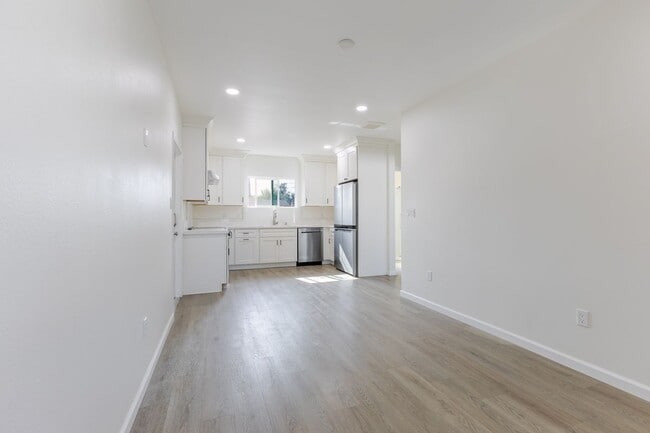 Building Photo - 11919 Ranchito St