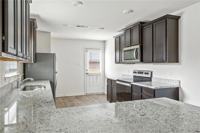 Building Photo - 201 Cres Park Dr