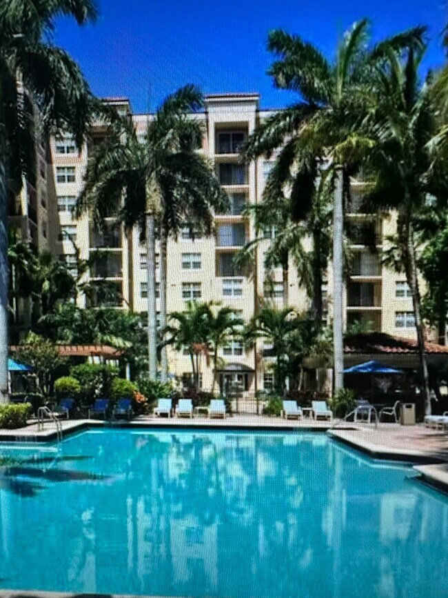 Building Photo - 1801 N Flagler Dr