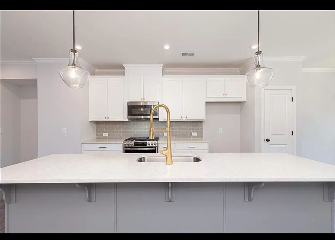 Building Photo - 913 Colton Dr