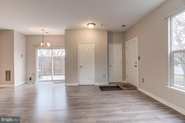 Building Photo - 7700 Duneiden Ln
