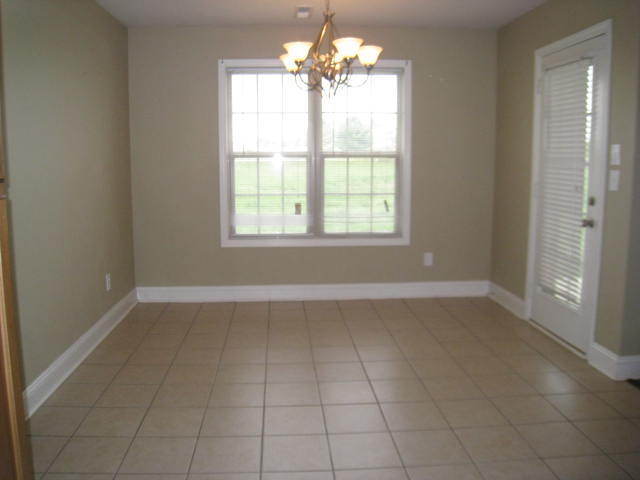 Building Photo - Great room with wood floors, Awesome maste...