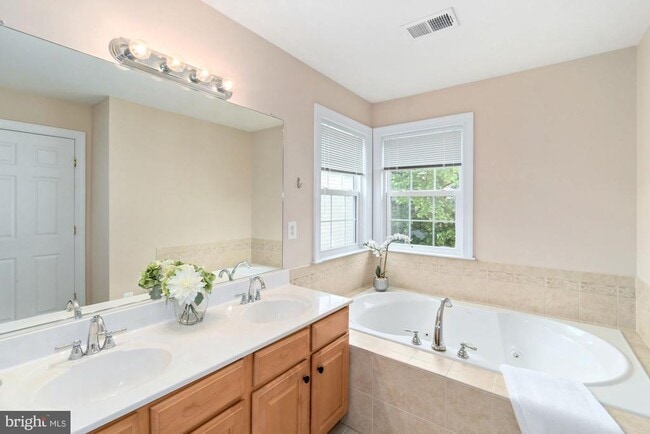 Building Photo - 9085 Purvis Dr