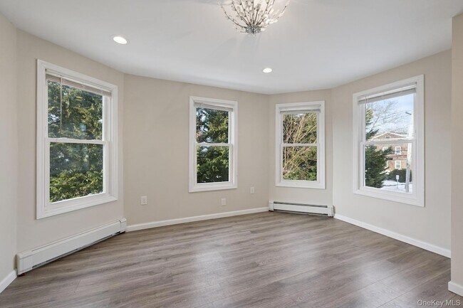 Building Photo - 264 S Ocean Ave