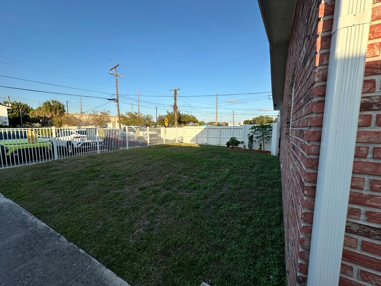 Building Photo - 2112 Garfield St