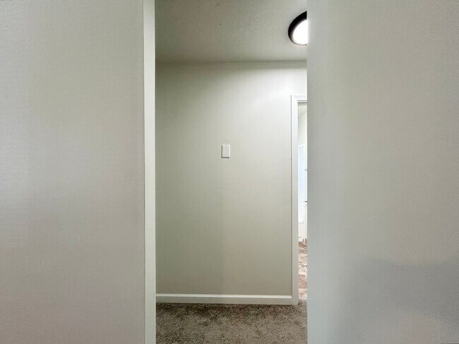Building Photo - 210 SW 142nd Ave