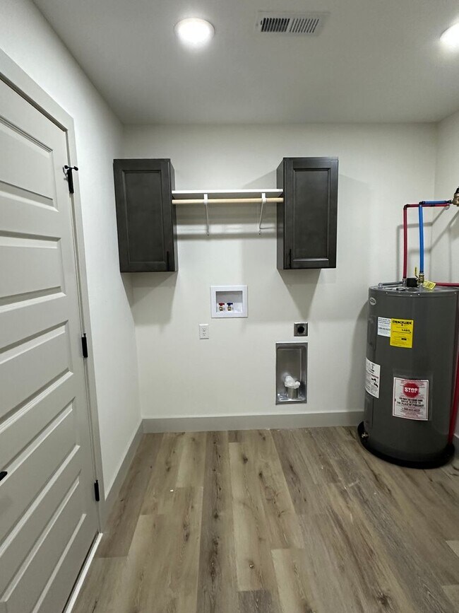 Building Photo - BRAND NEW 3 Bed 2 Bath in WAYNESVILLE - FOR RENT