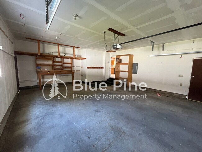 Building Photo - 2409 Briarcliff Ave