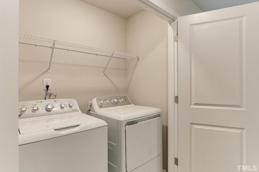 Building Photo - 1102 Talis Crk Dr