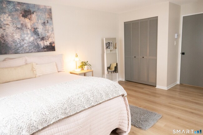 Building Photo - 85 N Main St