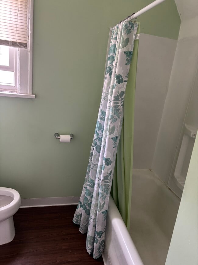 Building Photo - 2747 La Salle Ave