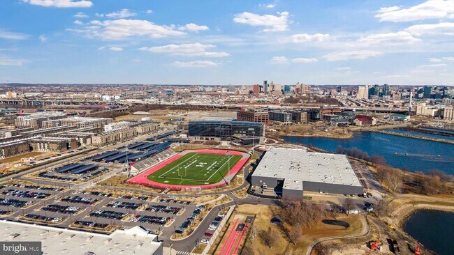 Building Photo - 2709 Light St