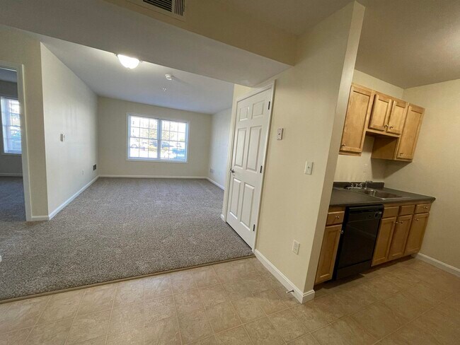 Building Photo - 10 Sentinel Court