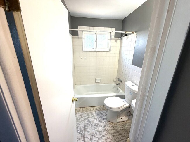 Building Photo - 330 Olive Ave