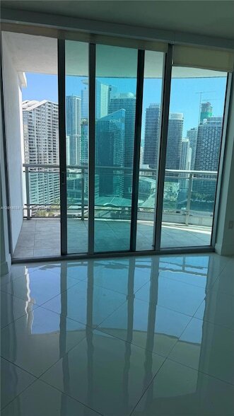 Building Photo - 350 S Miami Ave