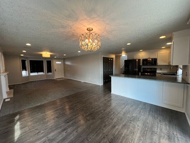 Building Photo - Beautifully Updated Home in Sage Point School District!