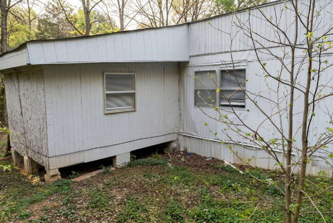 Building Photo - 122 Collins Rd