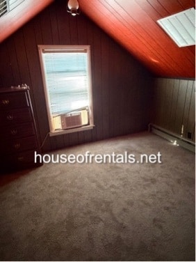 Building Photo - 216 Iowa St